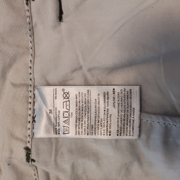 Old Navy Olive Green Shorts, Size 38 - Picture 5 of 8